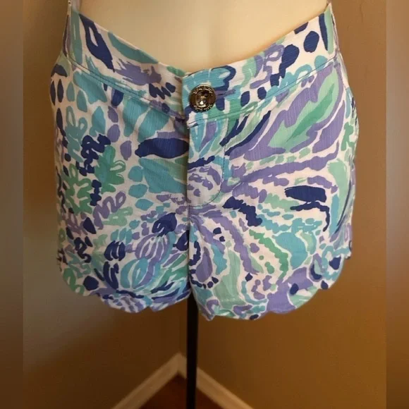 Lilly Pulitzer buttercup shorts - Picture 3 of 9